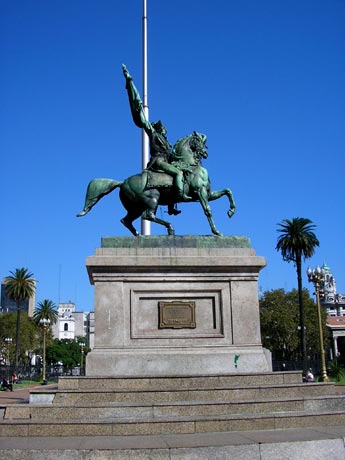 statue du général Belgrano